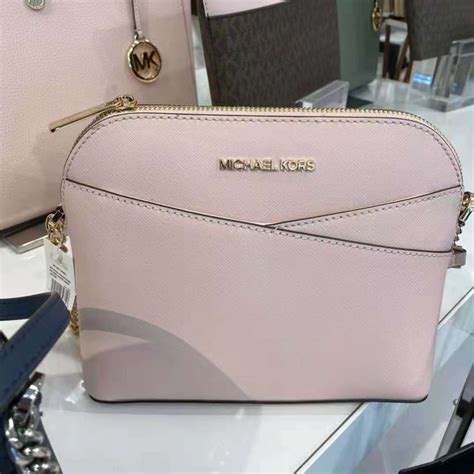 Walmart’s Michael Kors Jet Set Dome Crossbody Is a Must